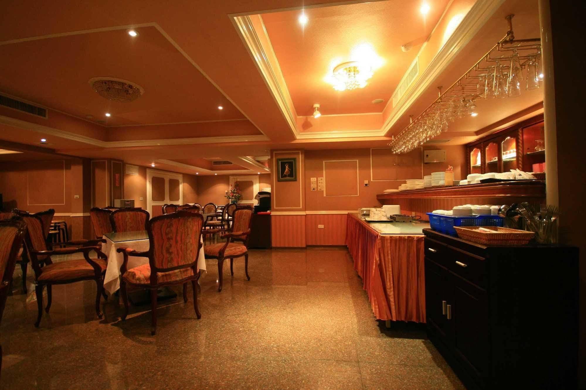 Finders Hotel Hualien Station Exterior foto